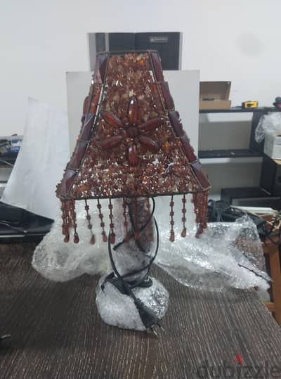 اباجورة كومود