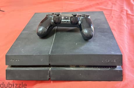 Ps4 fat للبيع بحاله ممتازه معاه ذراع واحد اصلى