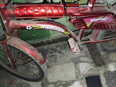 عجلة مستعملة للبيع مطلوب فيها من ٩٠٠ ل ١٠٠٠ جنية للإستفسار 01068180434