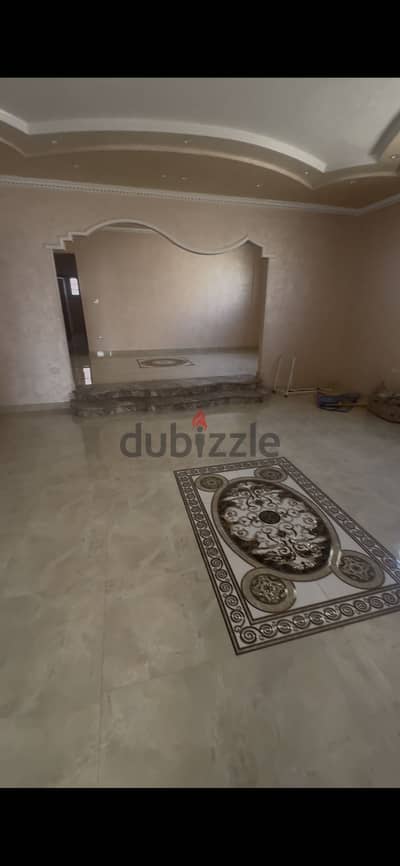 شقة للبيع دور كامل بالزقازيق القومية شارع مستشفى الجاويش