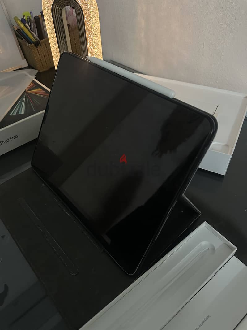 I pad pro 12.9 inches M1 2