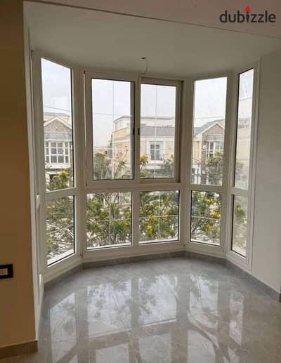 Apartment ready for immediate delivery in Mountain View 1.1, in front of Al-Rehab and directly opposite the Attorney General's office, ready for immediate residence at a bargain price with a distinctive view of the lagoon.