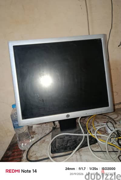 شاشه روعه 19 بوص hp للجيمنج مع كبورد جديد هديه فقط بسعر 800 جنبه لسرعه