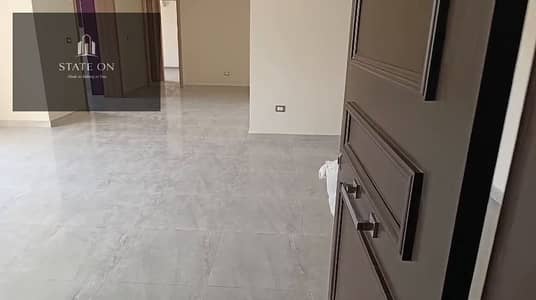شقة للايجار متشطبة الترا سوبر لوكس بالمطبخ والتكييفات برايم لوكيش بسعر مغرى جاهزة على السكن فورا فى كمبوند هايد بارك التجمع الخامس