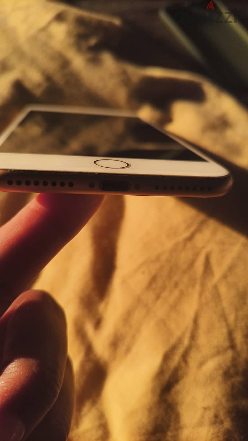 Apple iphone 8 plus used with a very good condition 3