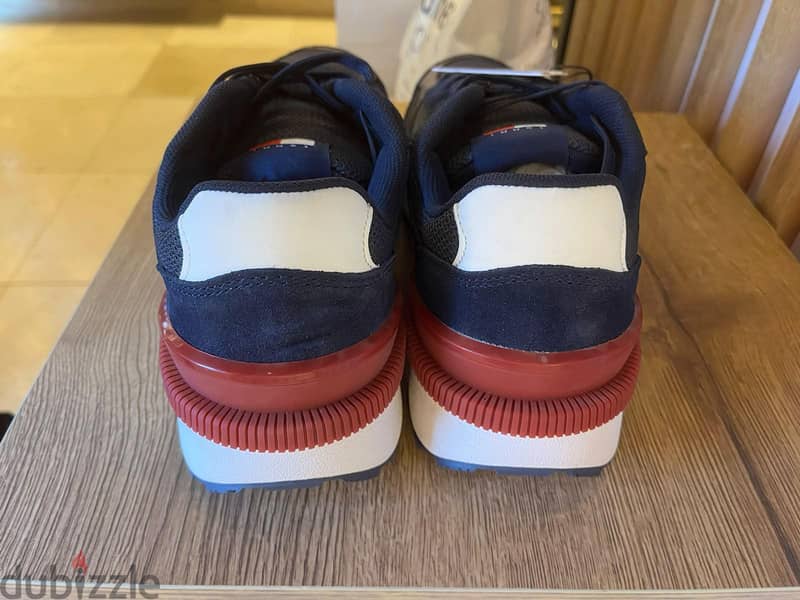tommy jeans 8