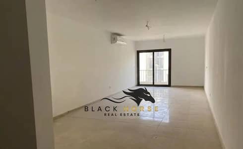 195 sqm Semi-Furnished Apartment for Rent in Fifth Square