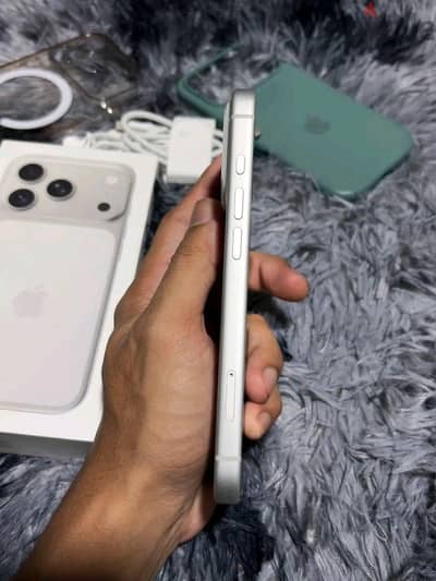 آبل - آيفون 17 برو