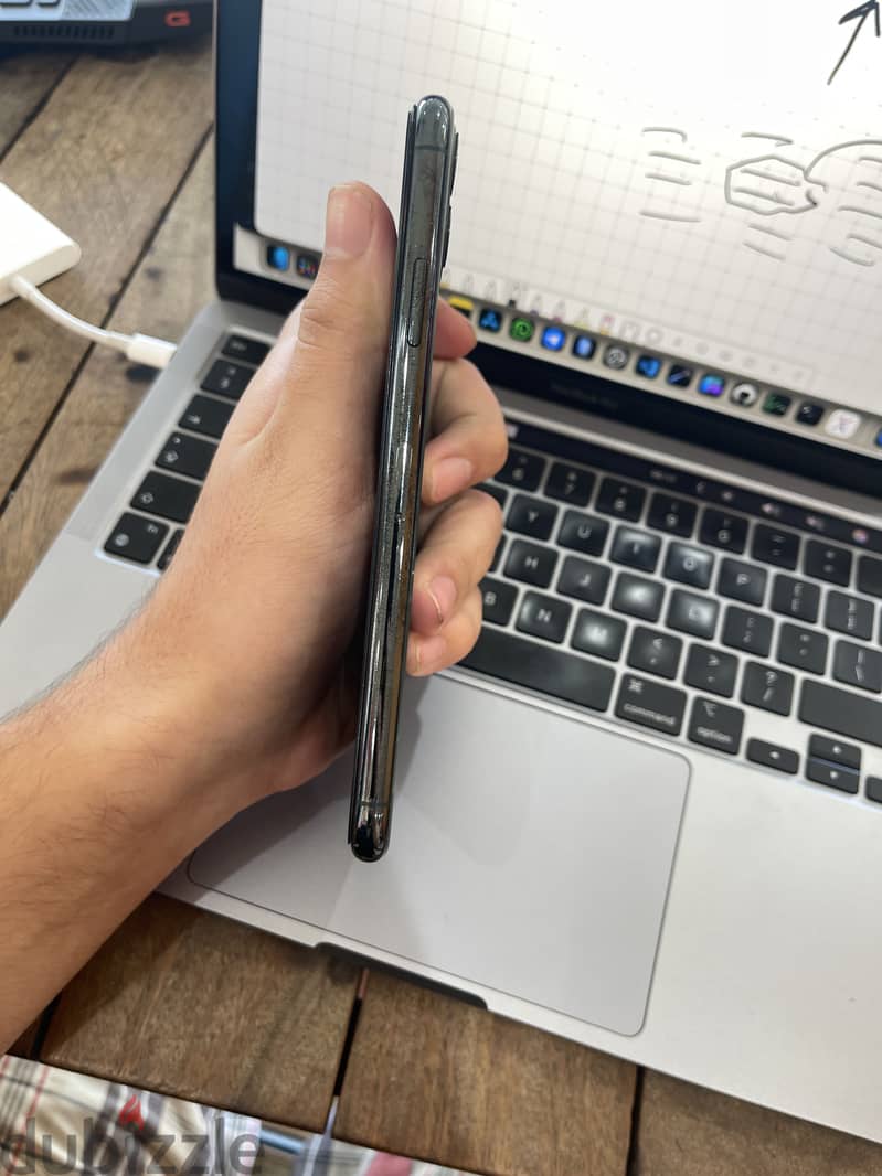 Apple - iPhone 11 Pro Max 1