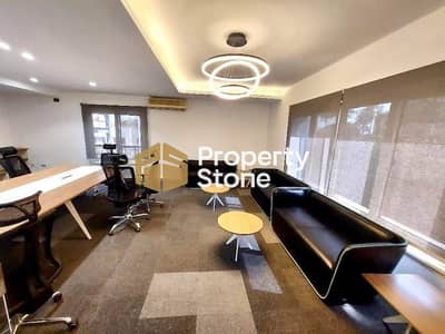 Office for rent, 450 square meters, with luxurious finishes, in a prime location on the Maadi Ring Road.
