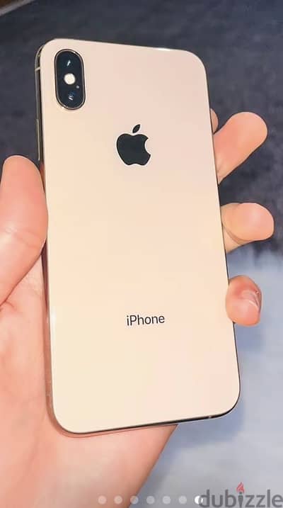 ايفون xs مش مغير شاشه اصليه وبطاريه في كسر في الضهر