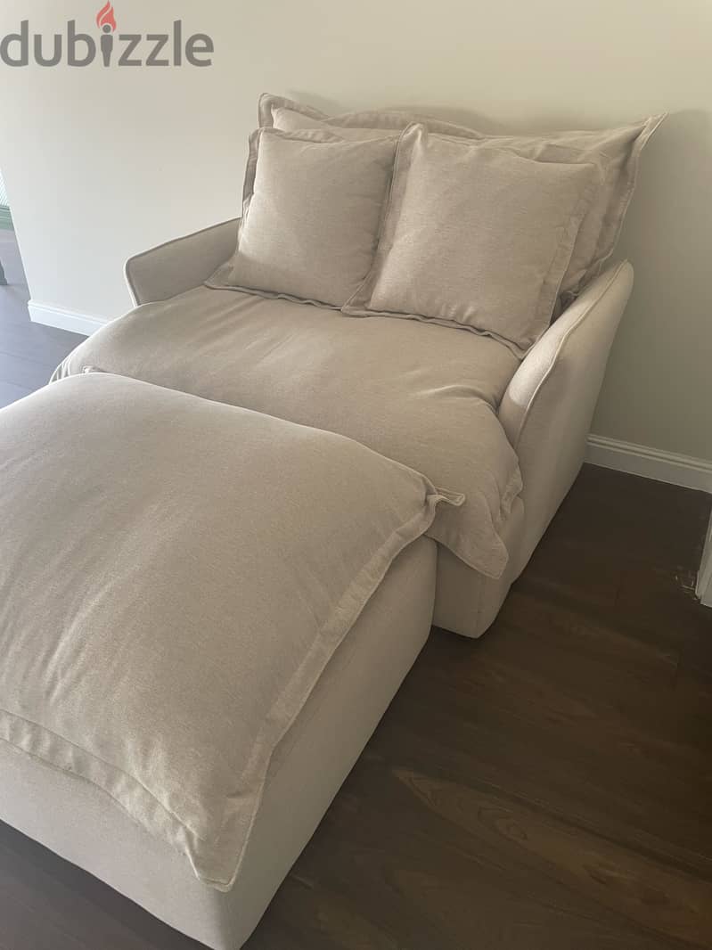Ariika LoveSeat & FootStool 3