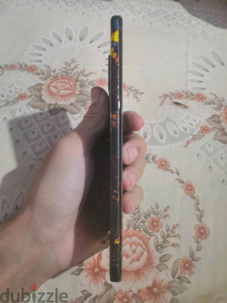 Vivo V30 3