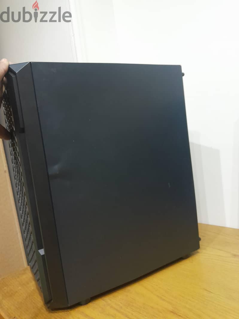 Case rgb shark كيسة فاضية  + psu 700w cougar 2