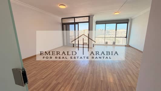 Office for rent suitable for large companies and institutions, administrative license with a direct circular view