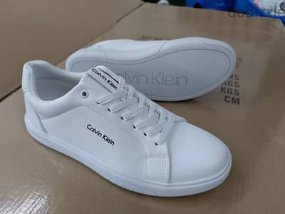 CALVIN KLEIN حذاء  من اروع تصميمات الاسنيكرز