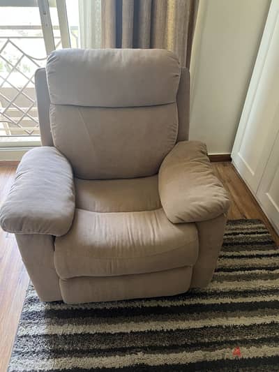 Lazy boy with manual recline