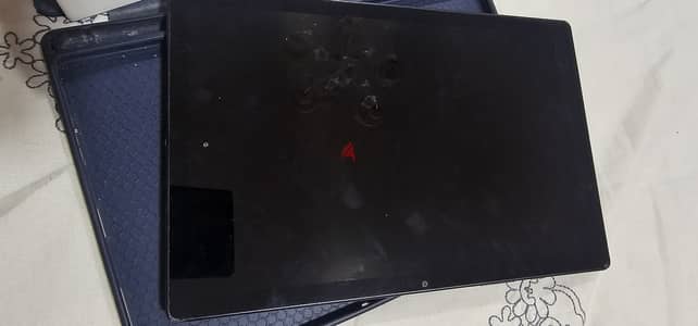 تابلت samsung A8 يتباع كقطع غيار لانه محتاج صيانه