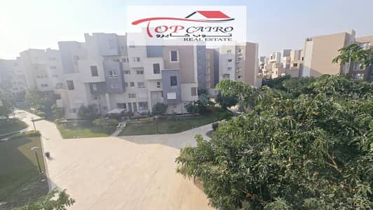 Apartment for sale in Madinaty in B8 with furniture and appliances in a very distinguished location at the best stages of Madinaty, fully furnished and air-conditioned.
