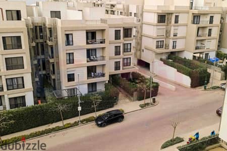 Apartment for Sale (135m² + 48m² private roof) – Fifth Square (Al Marasem), Fifth Settlement