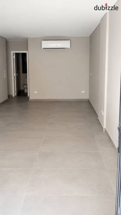 شقه ١٥٤ متر اول ساكن للايجار في موقع مميز جدا داخل كمبوند village west الشيخ زايد