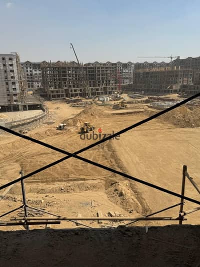 Mountain view icity   Lagoon park     Apartment for sale   3rd floor   Very prime location - lagoon view