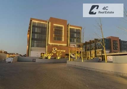 للبيع عيادة  متشطبة بالكامل  فيو مباشر على المونوريل 45 متر لوكيشن مميز جدًا  جاهزة للاستخدام في 3Sixty