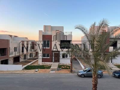 Down Payment and Installments - Townhouse corner for Sale - Prime Location Greenery View and Water Features -  Elevated Unit - Bahary - in Azzar 2