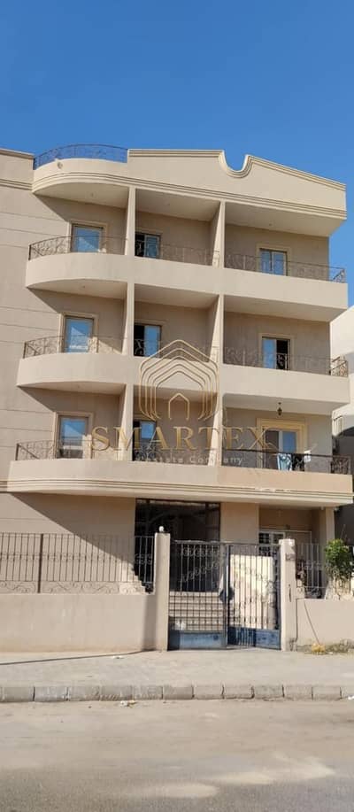 شقة للبيع 200م بحري بڤيو مفتوح على ميدان – حي الأوركيد المنطقة الأولى مجاورة 3 – مدينة الشروق