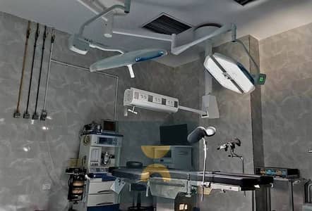 دايركت ع شارع التسعين الشمالى قلب التجمع الخامس عياده طبيه كاملة التشطيب جاهزه للمعاينه الفوريه  بالقرب من ثرى سكستى و الاندلس و مول داون تاون