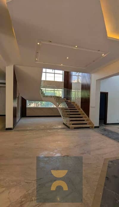For those seeking luxury living a 5-bedroom corner villa next to Open Air Madinaty  near Bloomfields La Vista Sodic