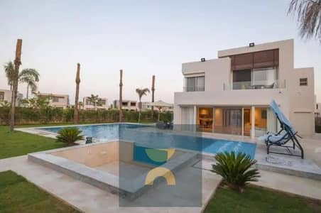 أمتلك فيلا تاون كورنر مع Private Pool و أستمتع برؤيه كامله للبحر من الدور الأرضى تشطيب فندقى بالتكيفات فى راس الحكمه بجوار واترواى مدن و سمر كالى كوست