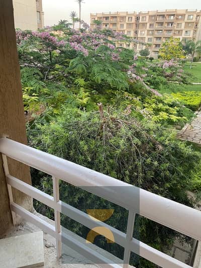شقه 3 غرف للبيع بسعر لقطه فى سراى كومبوند بفيو أمامى بحرى بالكامل على Central Park بجوار مدينتى و الجار مباشرة بالقرب من سوديك و لافيستا الشروق