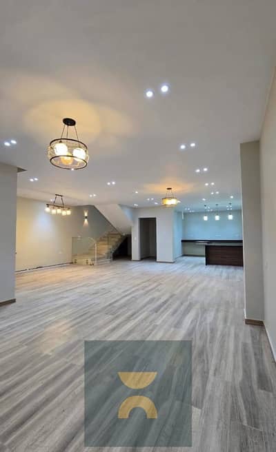 With the lowest down payment in Hyde Park a 4-bedroom duplex apartment with a garden on 90th Street next to Mountain View and La Vista