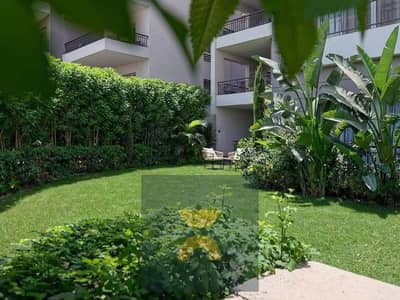 Luxurious apartment of 220 square meters ground floor with a 127 square meter garden for sale at a very attractive price