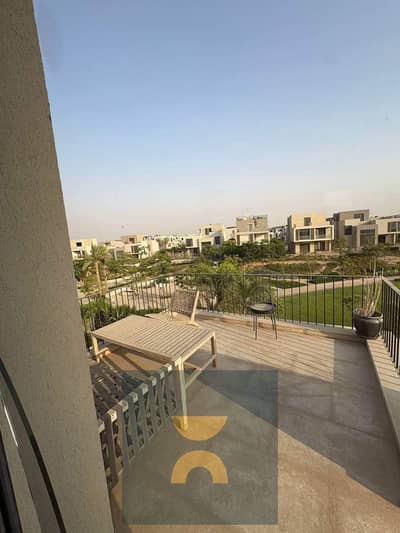 شقة 3 غرف + ناني روم prime location بالتقسيط او بخصم مميز للبيع في التجمع السادس دقائق من هايد بارك و زد ايست و AUC التجمع الخامس وديستركيت 5