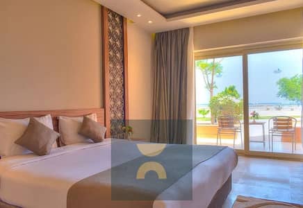 شالية استلام فوري seaview تشطيب كامل مع التكيفات وبخصم 30 % وتقسيط علي 8 سنين للبيع في راس الحكمة الساحل الشمالي بالقرب من سيزين ودوس و سولاري وكون