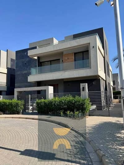 تاون هاوس بسعر اول طرح في المرحلة الاول corner وتقسيط 8 سنين مشروع فيلات فقط دقائق من AUC التجمع الخامس و النادي الاهلي وشارع التسعين