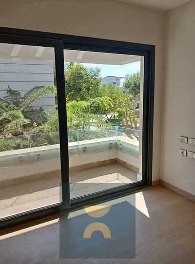 فرصة للاستثمار او السكن شقة 100م موقع open view بالتقسيط او بخصم فوري للبيع علي طريق السويس مباشرة بالقرب اموردا و جايد ولايان ودقائق من AUC