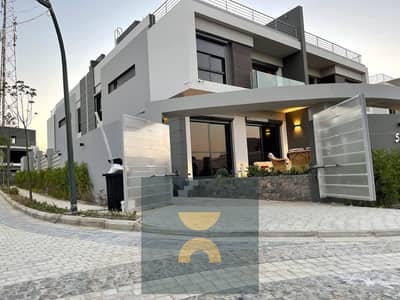فيلا توين هاوس landscape view في اول مرحلة في وبسعر الطرح الاول اقساط 8 سنين في الباتيو بالقرب من مدينتي و الباتيو تاون ولافيستا سيني