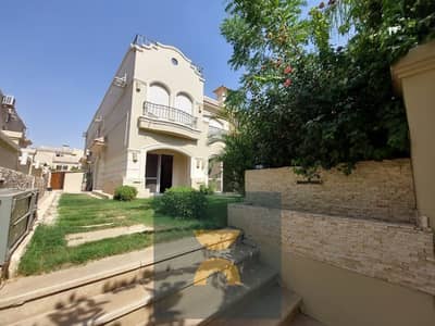 Installments over 10 yearsfinished townhouse on the Suez Road 50% discount, corner next to SODIC near Shorouk