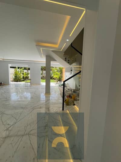 live next to the Spin Towers in Madinaty A townhouse villa with a view of green spaces is for sale near Mivida La Vista Hyde Park and Saada