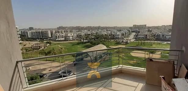 Apartment for sale on the Suez Road with a view of the Taj City golf courses in a prime location minutes from Rehab and near Mivida Fifth Settlement