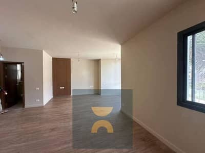 شقة 3 غرف + ناني روم prime location بالتقسيط او بخصم مميز للبيع في التجمع دقائق من هايد بارك التجمع الخامس و زد ايست و AUC التجمع الخامس وديستركيت 5