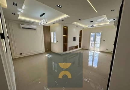 بسعر لقطه شقه واجهه أمامى بحرى دايركت على وايد جاردن ع السويس مباشرة لوكيشن استراتيجى دقائق من مدينة نصر و مدينتي و الرحاب مفيدا