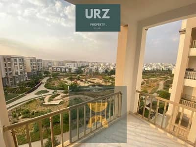 3-bedroom apartment with nanny room in a prime location in New Cairo at early phase price with installments minutes from Hyde Park Zed E