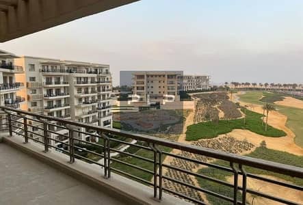 شقه ريسيل جاهزه للسكن والمعاينه متشطبه بالكامل بالتكيفات والمطبخ بكمبوند اب تاون بالمقطم  Uptown Cairo