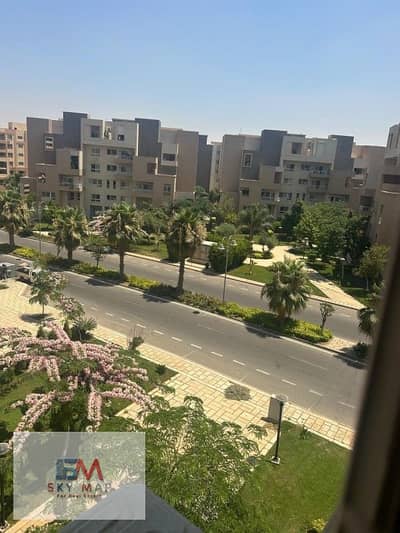 للبيع بأرقي وأجدد مراحل مدينتي b8 شقه 180 متر مجموعه 84 بتشطيبات سوبر للوكس وفيو جاردن مميز   أفضل للوكيشن في مدينتي خطوات للخدمات وبجوار مجمع البنوك