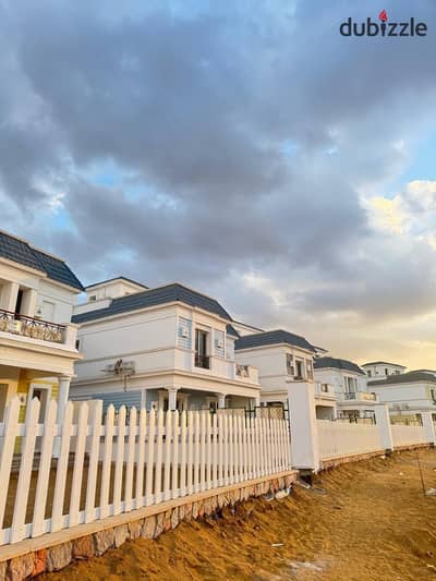 Semi finished   Very Prime location Mountain view 1.1  IVilla roof for sale