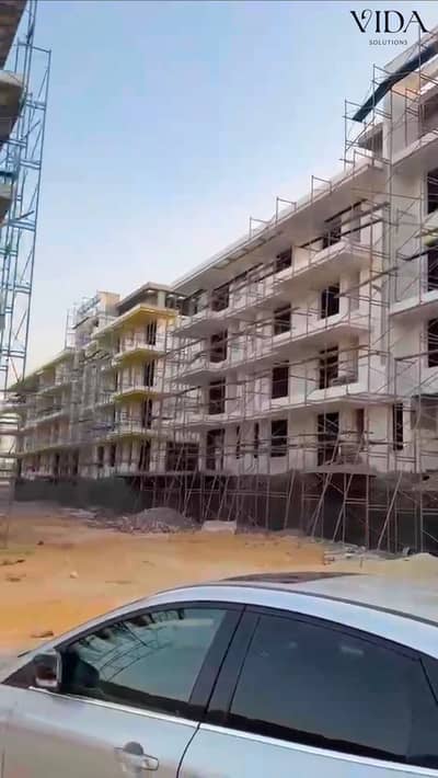 محل 94م في KITE MALL + مكتب 44م استلام فوري في CENTRADA ONE هديه بمقدم 10% فقط وأقساط لمدة 8 سنوات